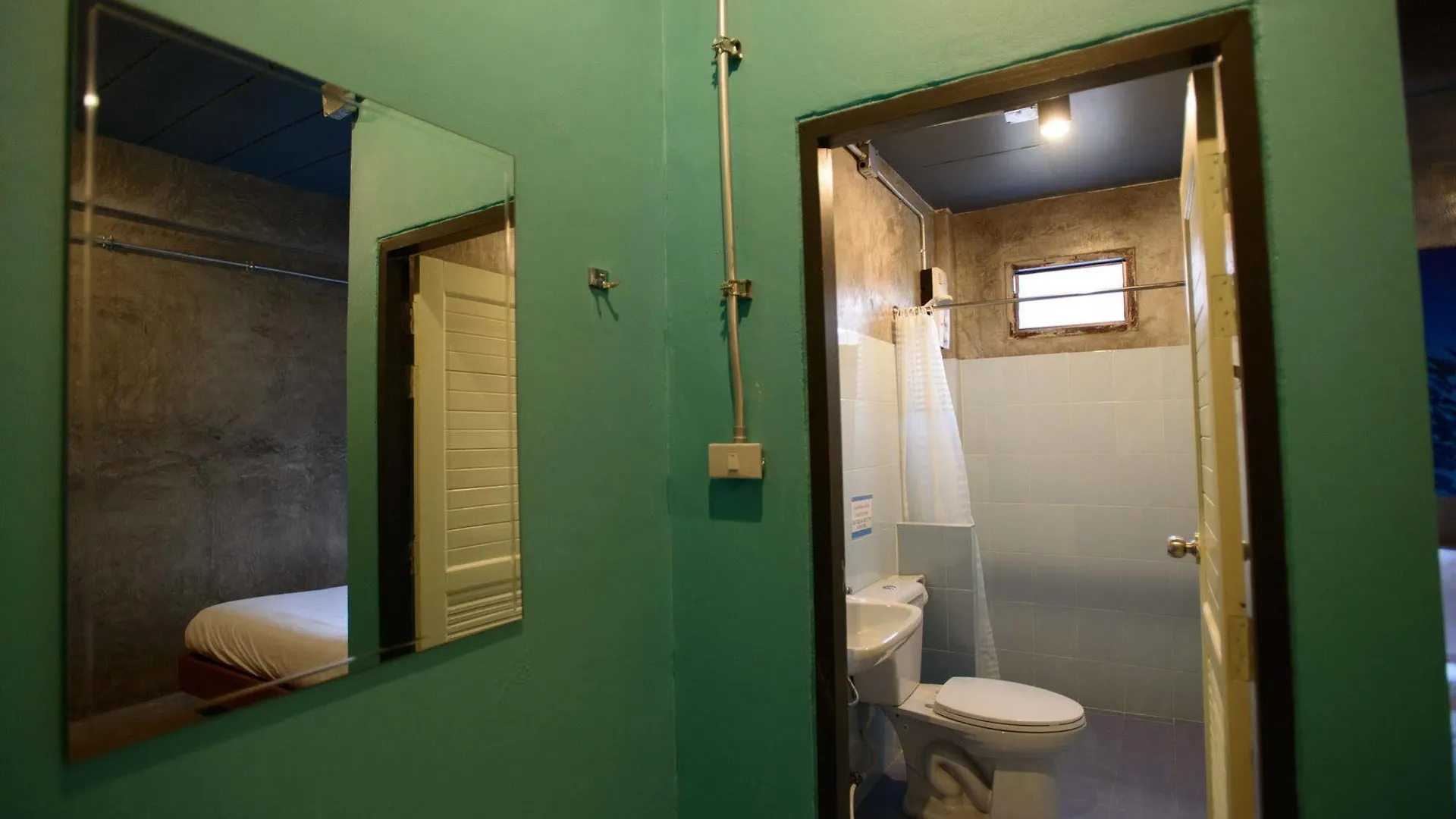 Seabox Khaolak Hostel Khao Lak